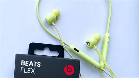 connecting beats earbuds to iphone.